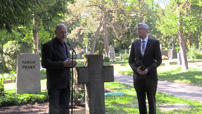 Auf Youtube: Erklärung am Grab von Otto Umfrid, Video der Evang. Nordgemeinde Stuttgart